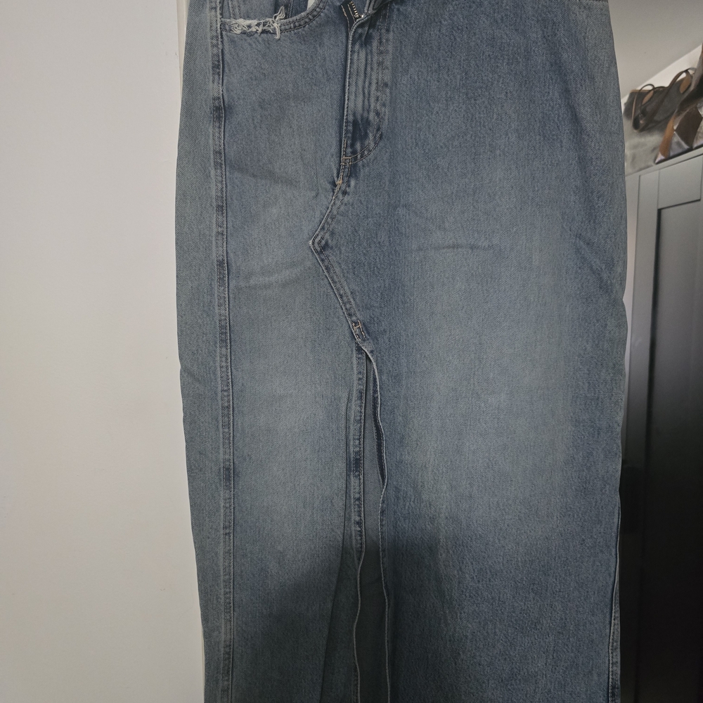 Zara Womens Denim Midi Skirt in Blue